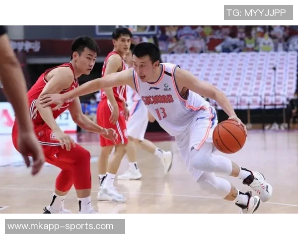 四川球员左朕年强调体测重要性努力做好本职工作是首要任务