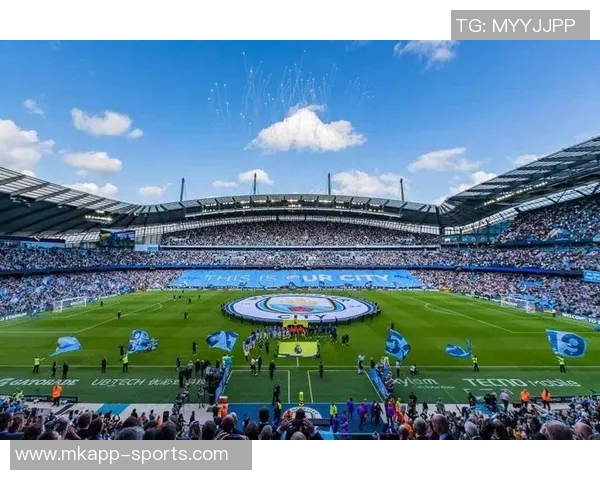 曼城足球俱乐部主场演变历程从海德路到缅因路再到伊蒂哈德的故事