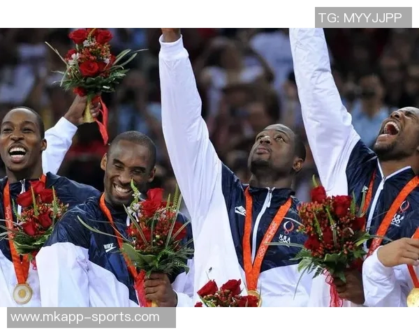 霍华德谈科比与詹姆斯性格差异：独行侠与社交王的鲜明对比